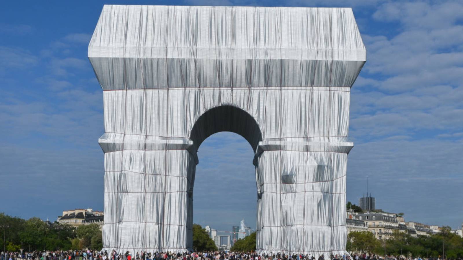 All wrapped up: Arc de Triomphe in Paris covered in fabric – 99JAMZ