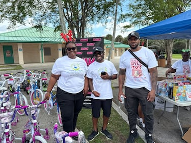 WEDR 99Jamz Caresha Gives Toy Drive 2025 Yung Miami