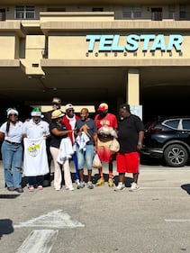 WHQT WEDR Hot 105 99Jamz Holiday Food Drop-Off Caravan