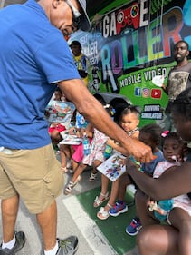 WHQT Hot105  WEDR 99JAMZ 18th Annual Christmas on 15th Ave