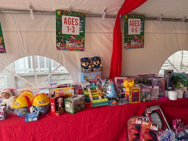 WHQT Hot105  WEDR 99JAMZ 18th Annual Christmas on 15th Ave