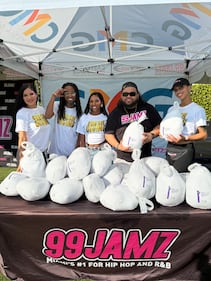 99jamz WEDR DJ Lucky C's Turkey Distribution Event 11.23