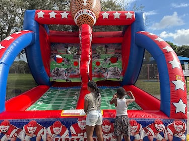 WEDR 99Jamz Caresha Gives Toy Drive 2025 Yung Miami