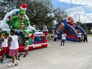 WEDR 99Jamz Caresha Gives Toy Drive 2025 Yung Miami