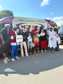WHQT WEDR Hot 105 99Jamz Holiday Food Drop-Off Caravan