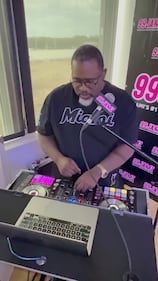 WEDR 99JAMZ Jamz LIVE with the Morning Hustle