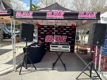 WEDR 99Jamz Caresha Gives Toy Drive 2025 Yung Miami