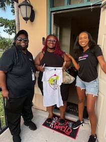 WHQT WEDR Hot 105 99Jamz Holiday Food Drop-Off Caravan