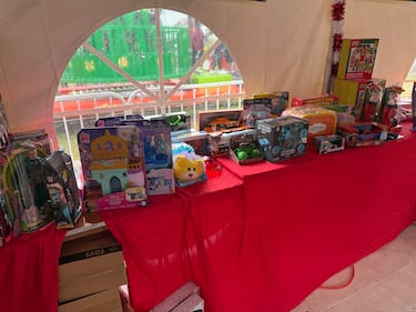 WHQT Hot105  WEDR 99JAMZ 18th Annual Christmas on 15th Ave