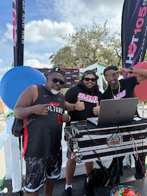 WHQT Hot105  WEDR 99JAMZ 18th Annual Christmas on 15th Ave