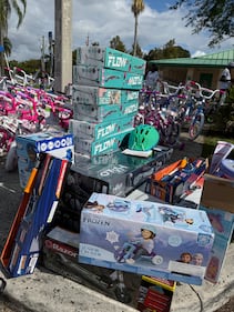 WEDR 99Jamz Caresha Gives Toy Drive 2025 Yung Miami