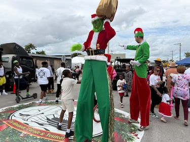 WHQT Hot105  WEDR 99JAMZ 18th Annual Christmas on 15th Ave