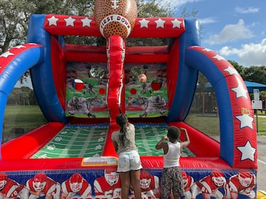 WEDR 99Jamz Caresha Gives Toy Drive 2025 Yung Miami