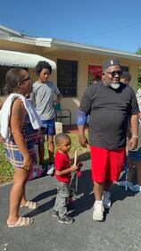 WHQT WEDR Hot 105 99Jamz Holiday Food Drop-Off Caravan