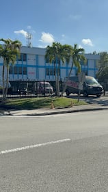 WHQT WEDR Hot 105 99Jamz Holiday Food Drop-Off Caravan